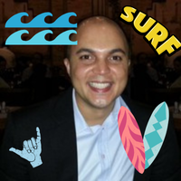 Diego surfando